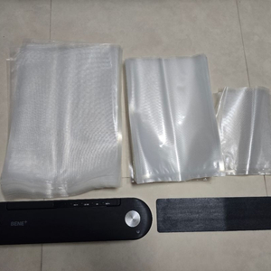 베네플러스 무선 진공포장기 + 파우치 포함 판매합니다.