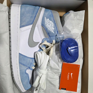 조던 1 레트로 하이 OG 하이퍼 로얄