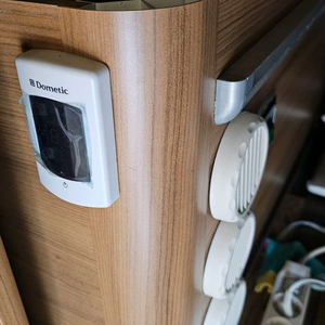 도메틱 언더베드 에어컨 판매합니다. 이미지