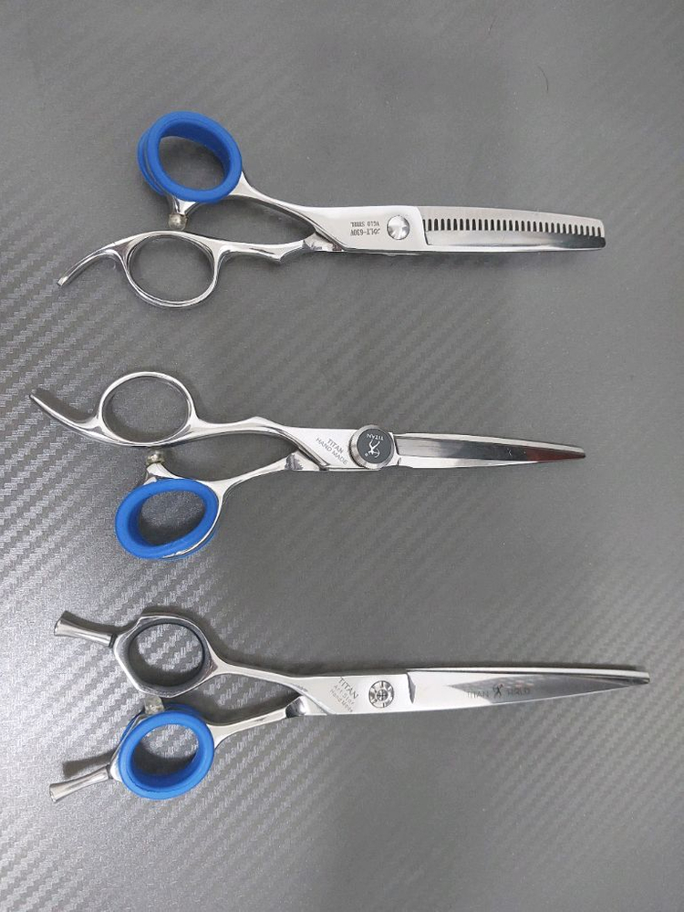 왼손잡이 타이탄 미용가위 이미지