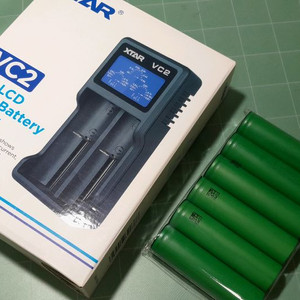 XTAR 충전기. 18650 배터리 6EA
