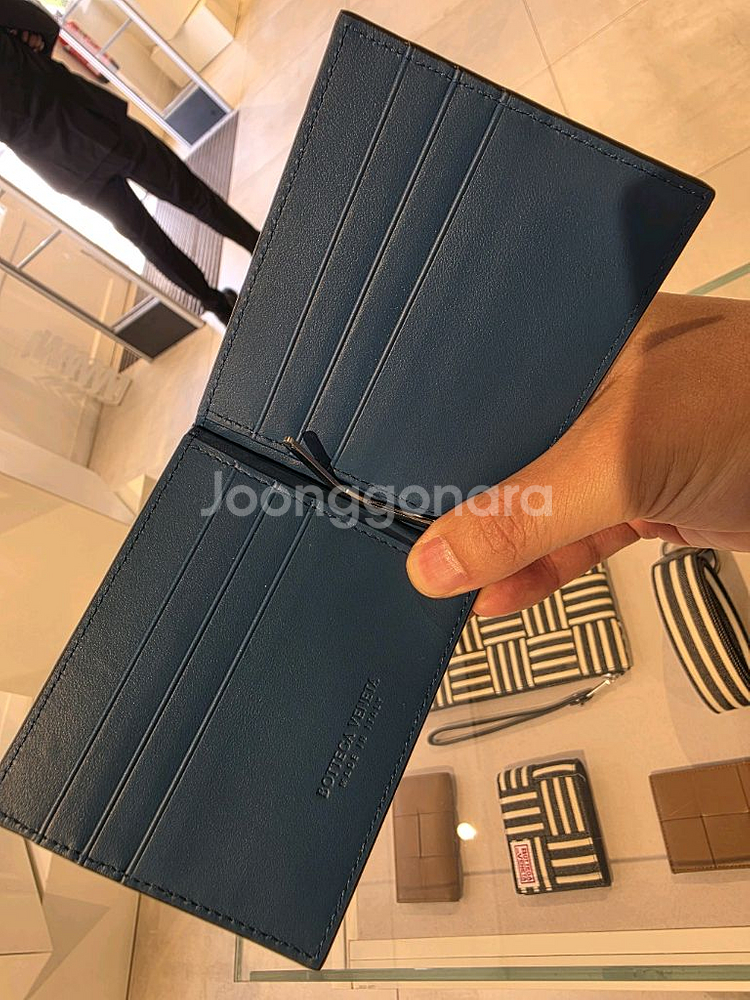 보테가베네타 인트레치아토 머니 클립 지갑--4