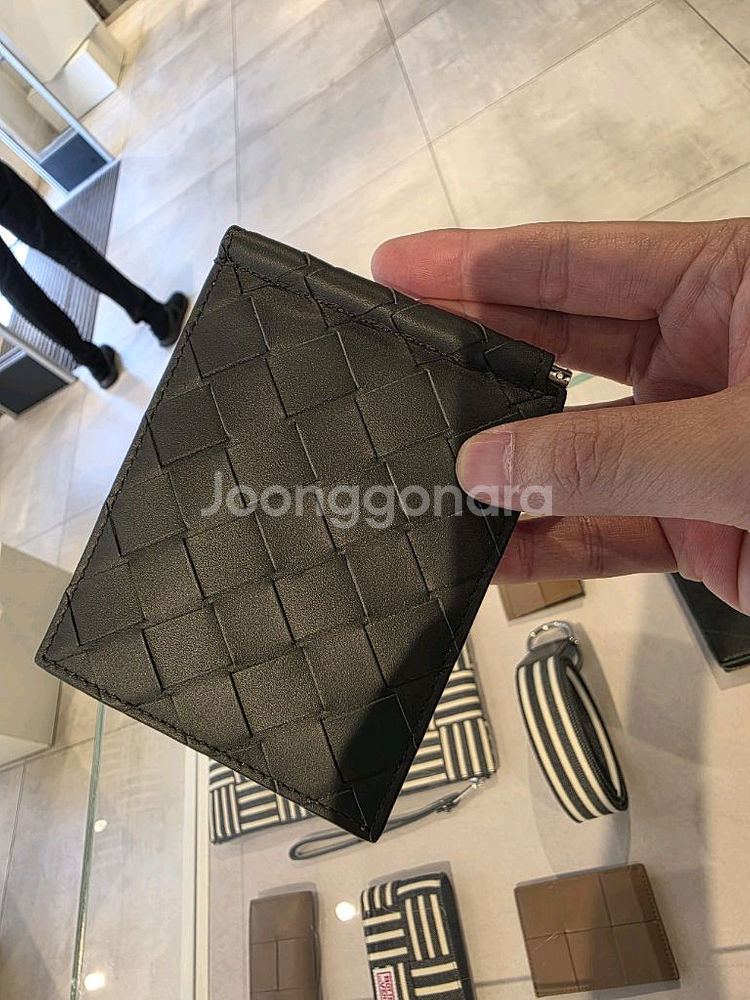 보테가베네타 인트레치아토 머니 클립 지갑--5