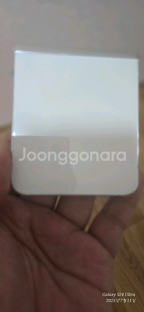 <센터판-수리후 미사용>플립5. 256GB--2