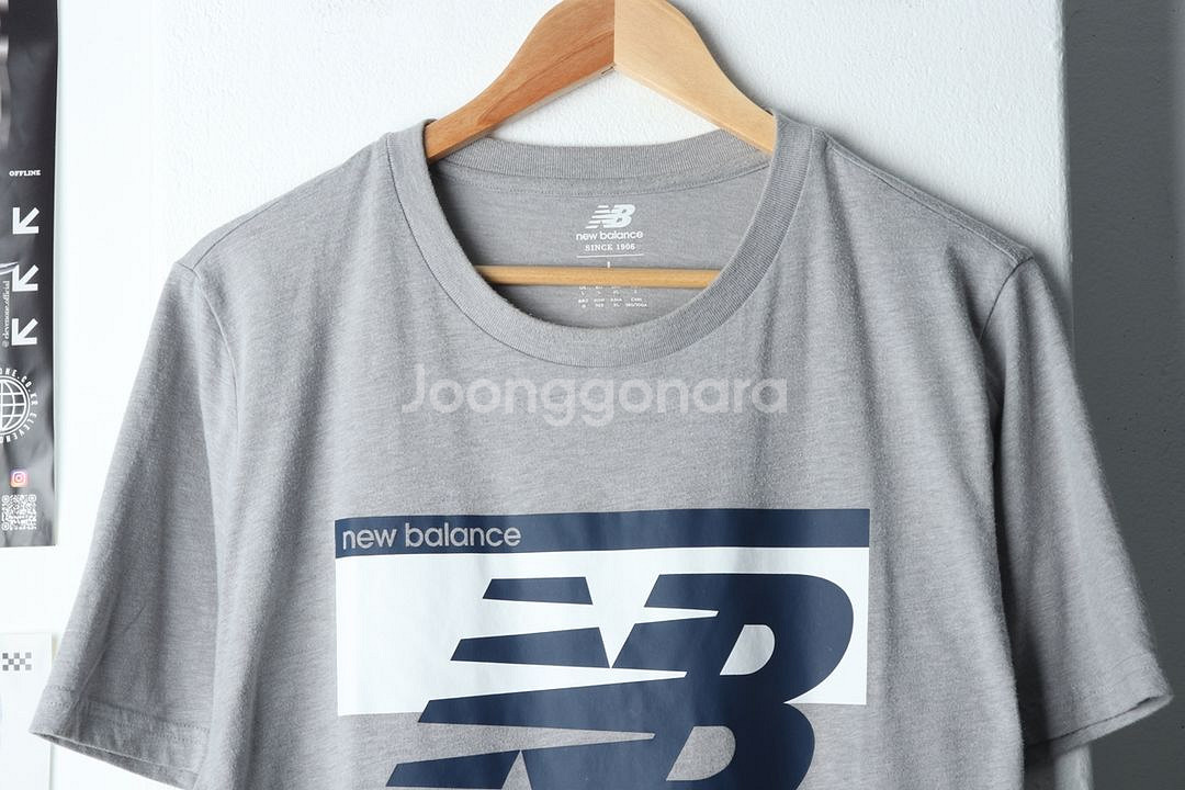 (L-XL) 뉴발란스 반팔 티셔츠 그레이 올드스쿨--2