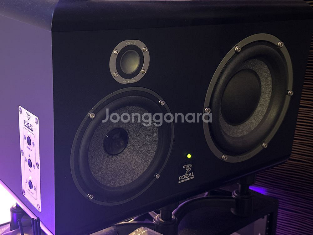 Focal Sm9--0