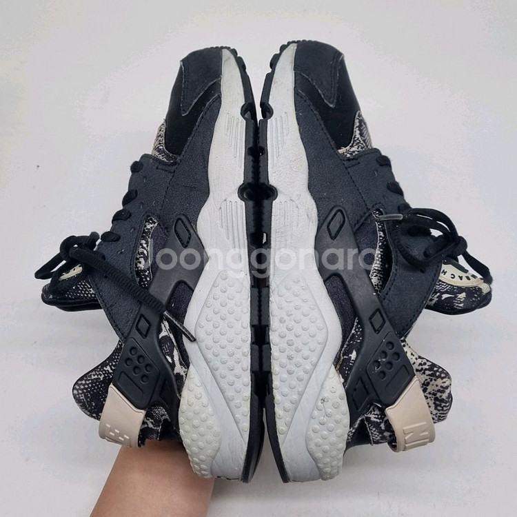 나이키 허라취 런 여성운동화 실사이즈230--4