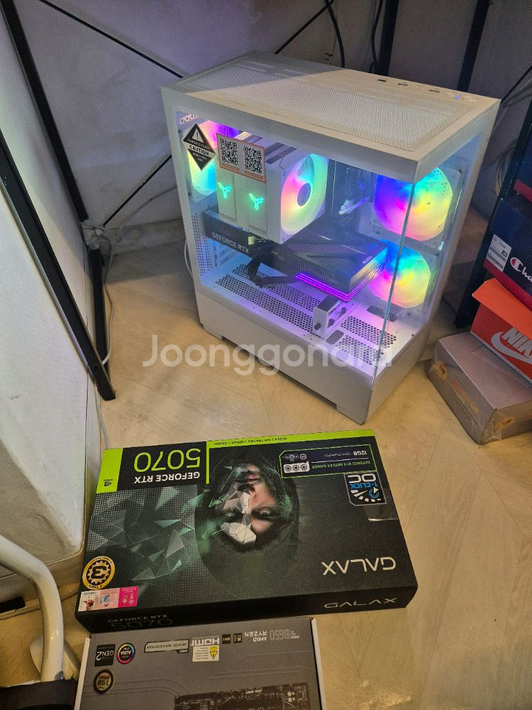 7800X3D RTX5070 영상편집 게이밍 본체 화이--1