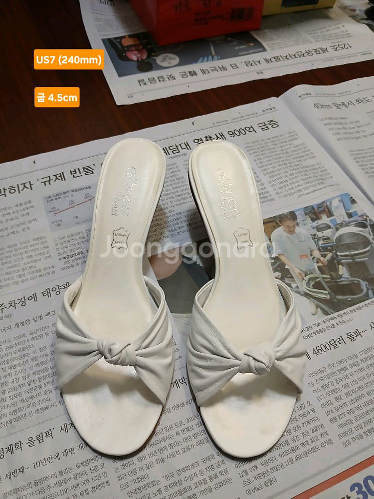 여성 샌들 US7 (240mm)--0