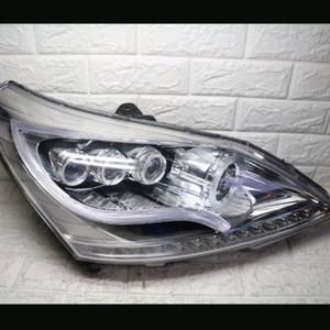 에쿠스VI LED 헤드라이트 보조석