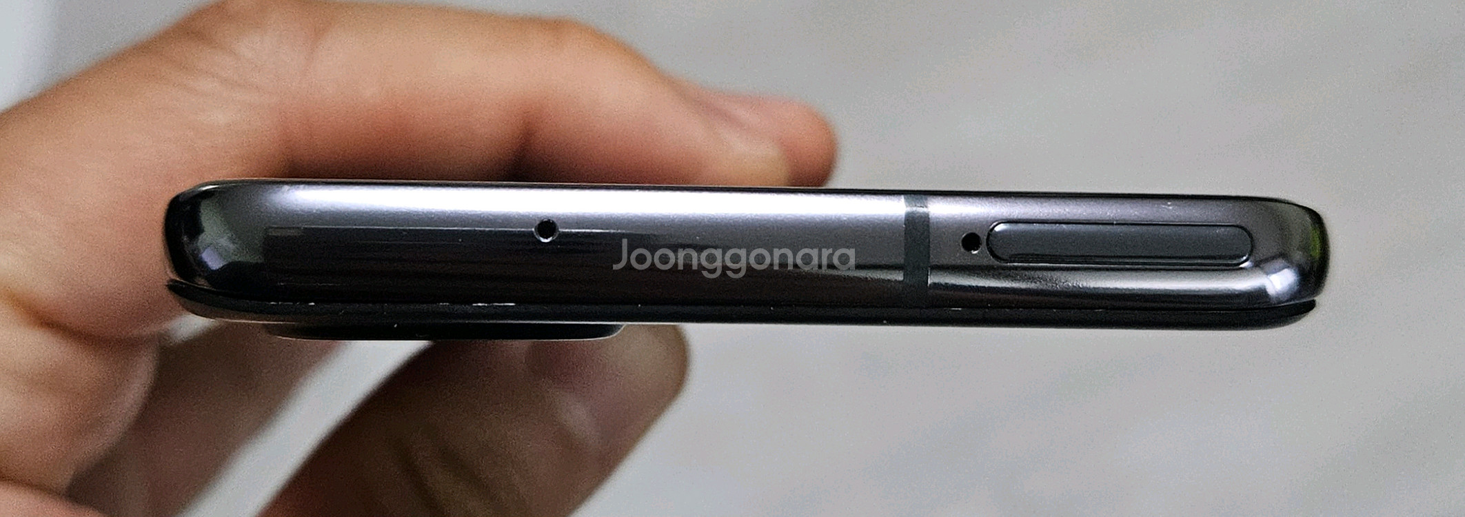 갤럭시 퀀텀2 블랙 128GB 싸게 팝니다.--2