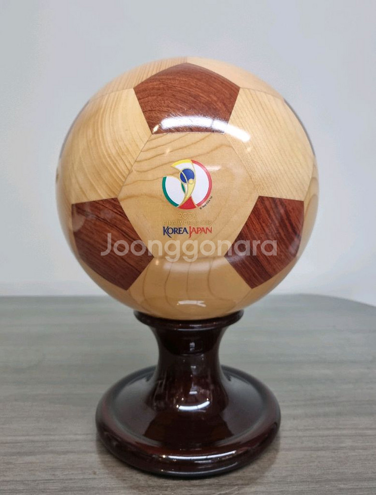 2002년 월드컵 장식품 축구공. 한점 판매합니다--0
