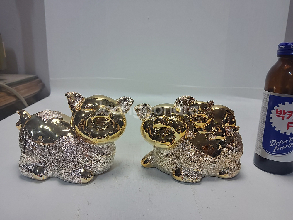 풍수지리 돼지 금도금 도자기 길이12cm 총무게410g--1