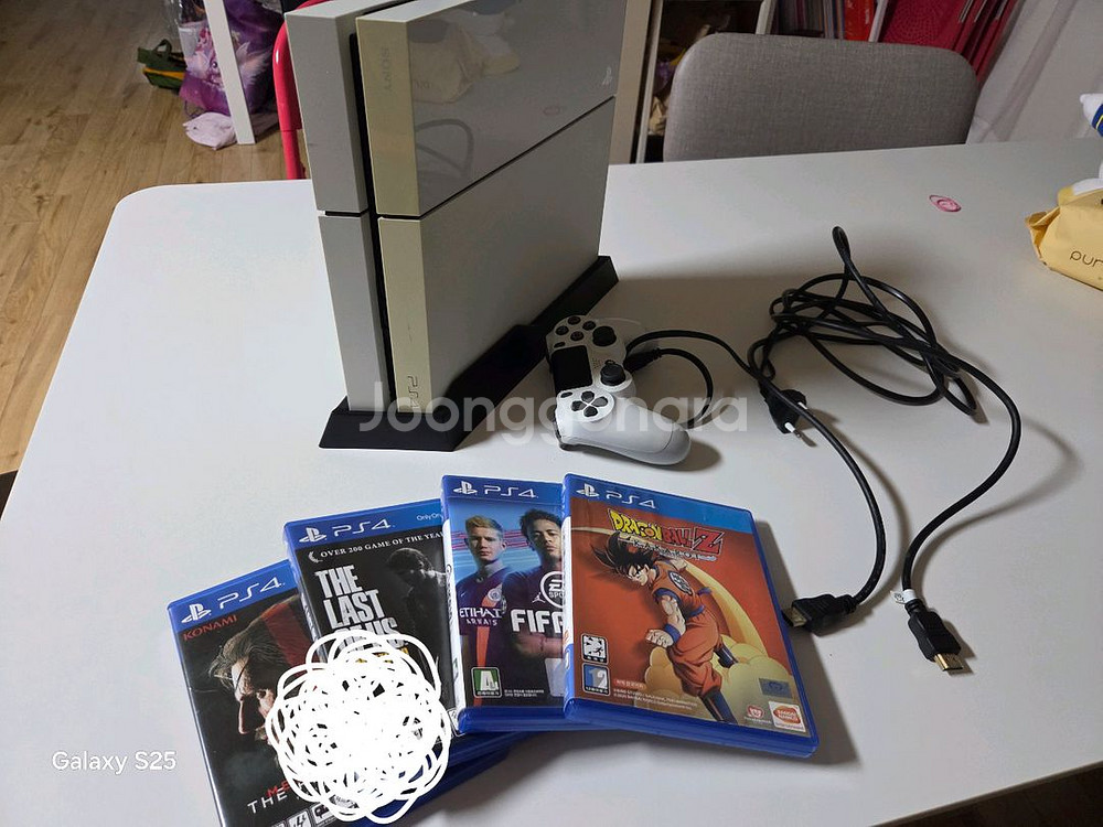 플스4 ps4화이트 및 게임 4종--0