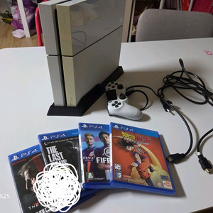 플스4 ps4화이트 및 게임 4종