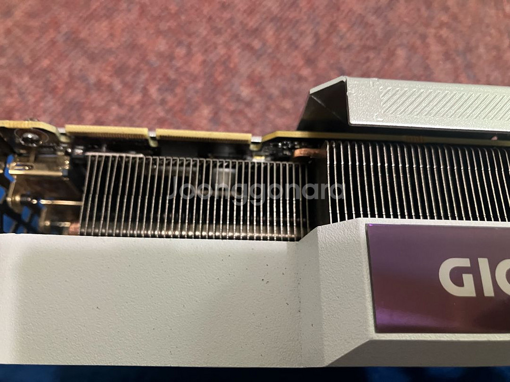 기가바이트 RTX 3090 VISION--4