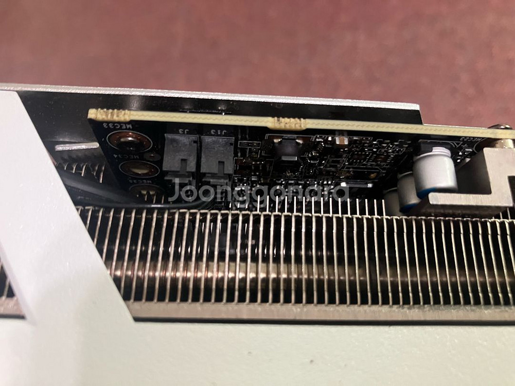 기가바이트 RTX 3090 VISION--6