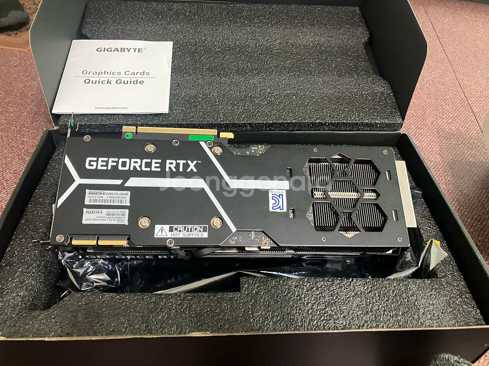 GIGABYTE RTX 3090 VISION--1