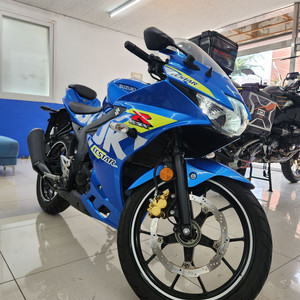 23년식 GSX R125 팝니다