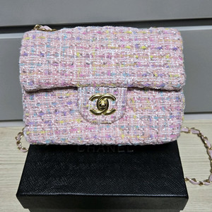 샤넬 트위드 미니 크로스백 새상품