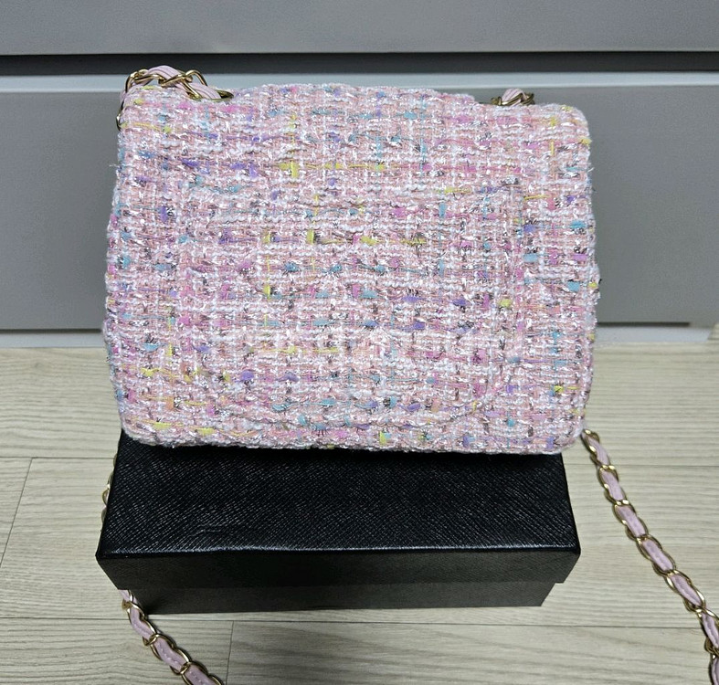 샤넬 트위드 미니 크로스백 새상품--1