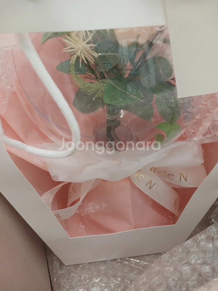 preserved flower bouquet--0