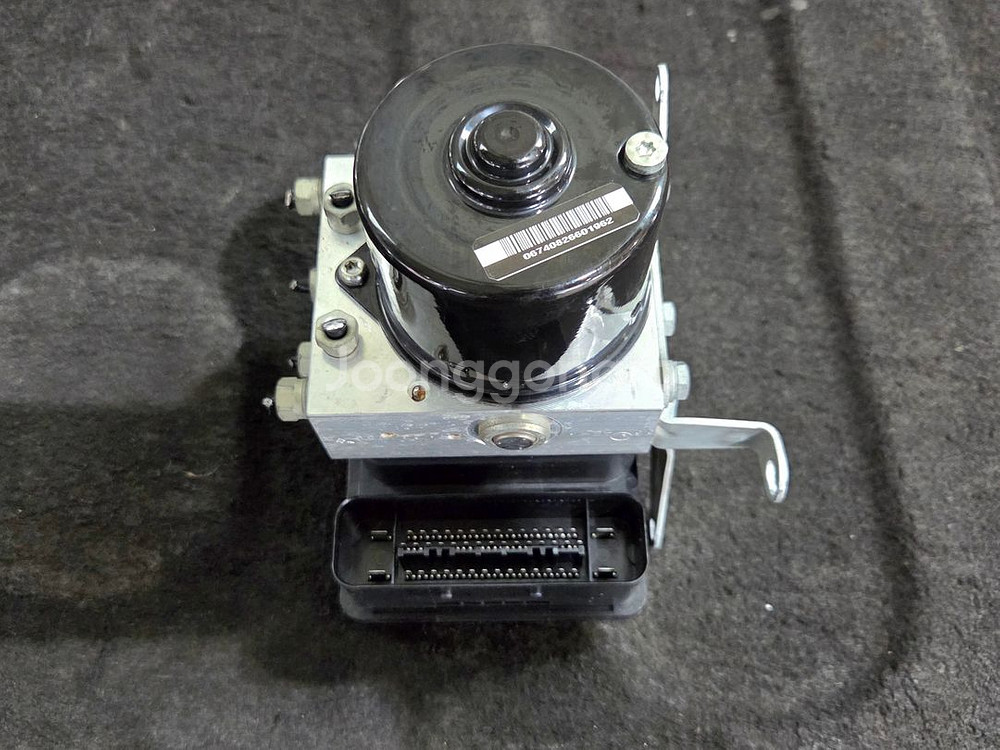 BMW E90 320i ABS모듈 DSC모듈 팝니다--0