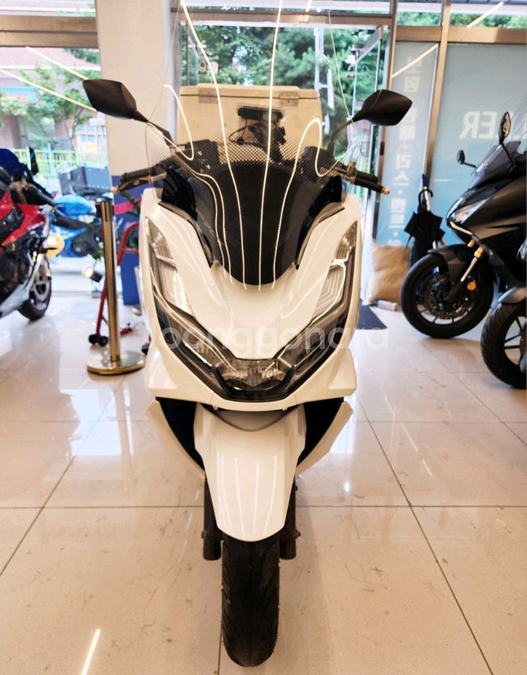 24년식 pcx125 팝니다--0