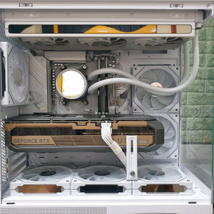 반본체 ) 미사용 게이밍 컴퓨터 9800X3D PC