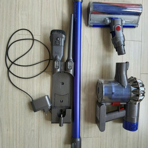 다이슨 V6 무선 청소기 이미지