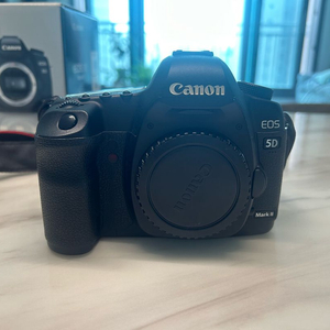 캐논 EOS 5D Mark II 및 EF 24-105m
