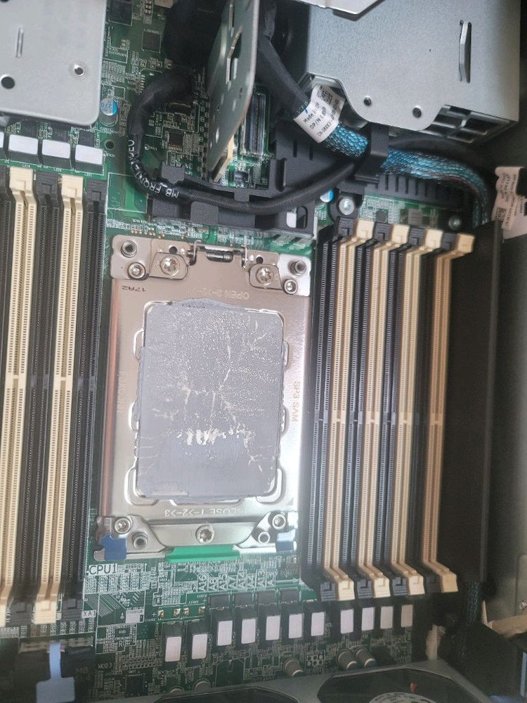 AMD EPYC 7F32 2개 쿨러미포함 이미지