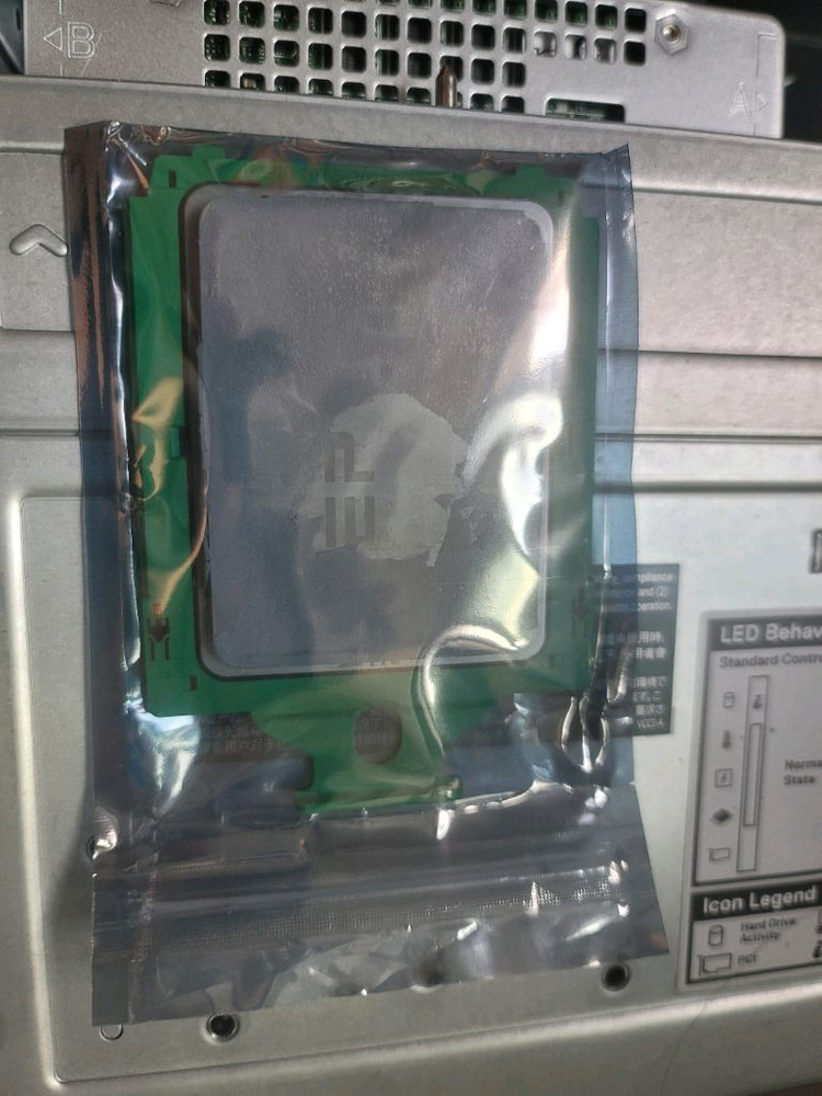 AMD EPYC 7F32 2개 쿨러미포함 이미지