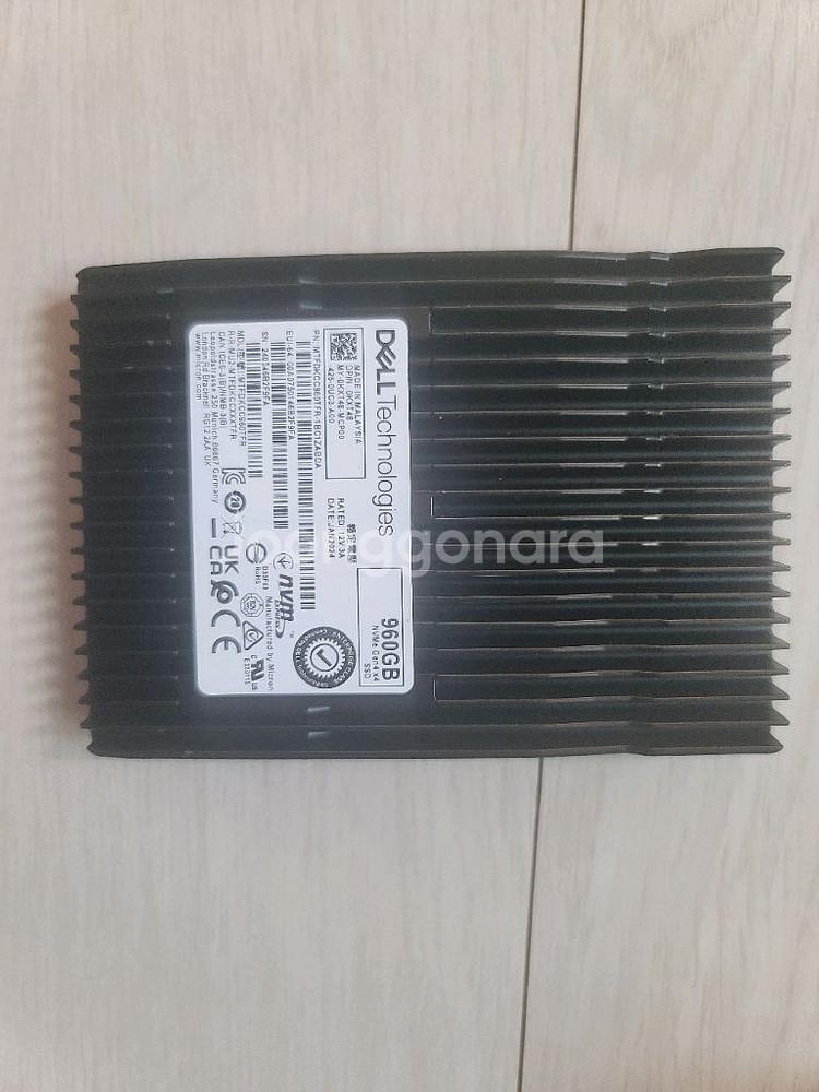 마이크론 7450 960GB U.3 NVMe 4.0--1