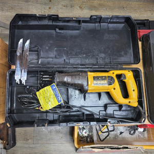 디월트컷쏘 유선컷쏘 전기톱 전동톱