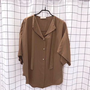 르베이지 블라우스