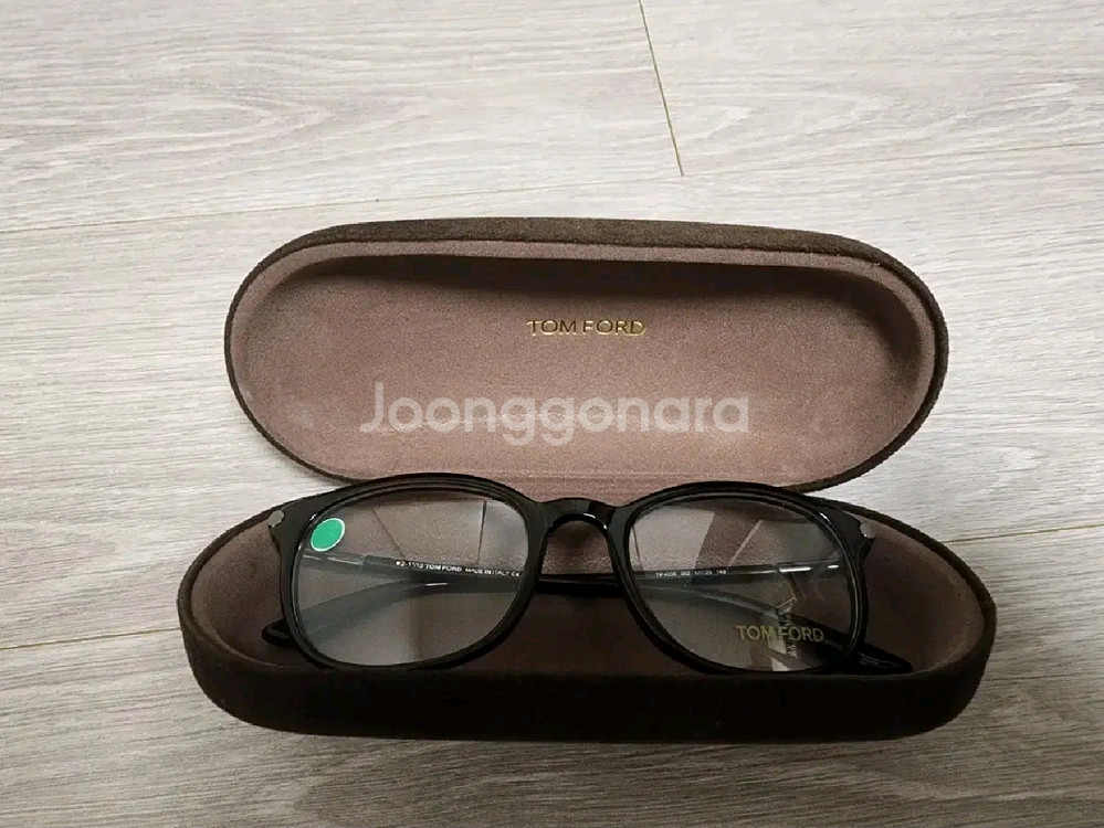 톰포드 안경테 급처합니다--1