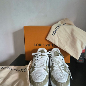 LV 트레이너 그레이