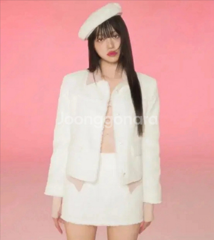 (새상품급) 뉴얼린 제니 엠블럼 트위드 자켓 아이보리--0