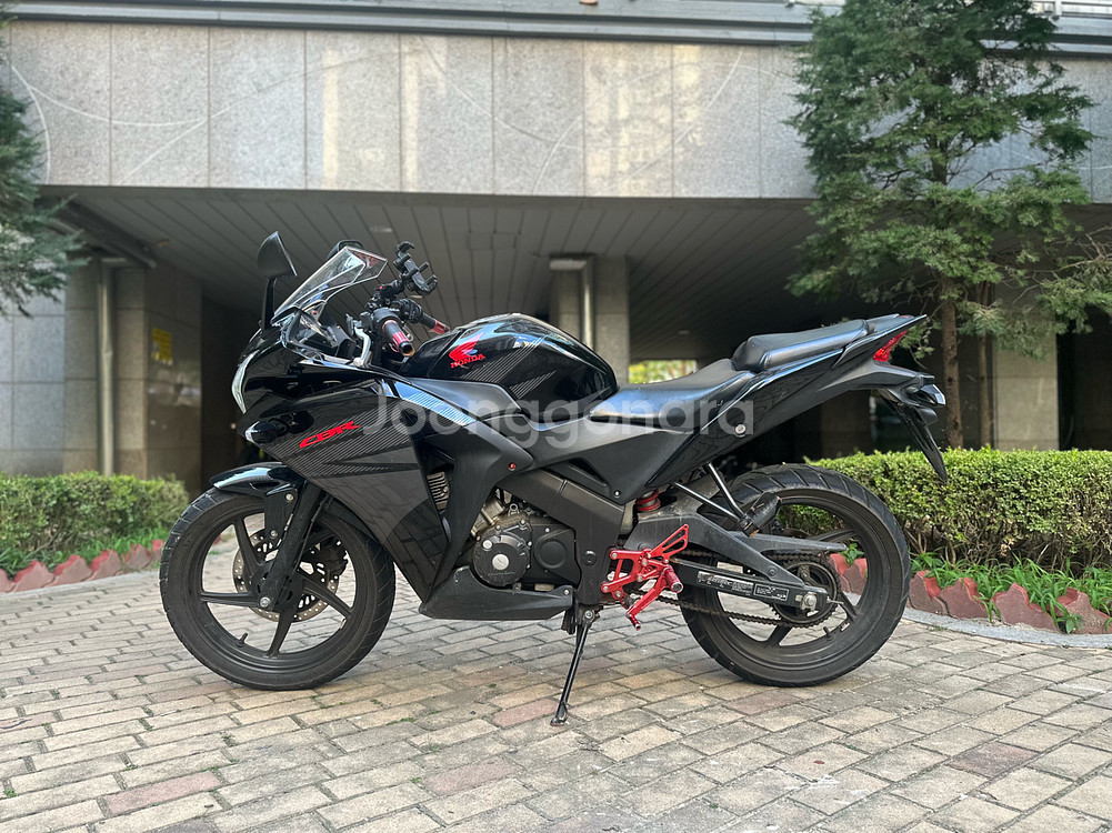 혼다 cbr125 2017년식 아크라 구변 판매합니다--2