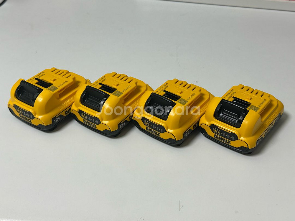 디월트 12v 2a 배터리 2개--1