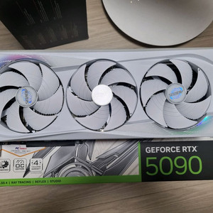 기가바이트 rtx 5090 어로스마스터 아이스 팝니다