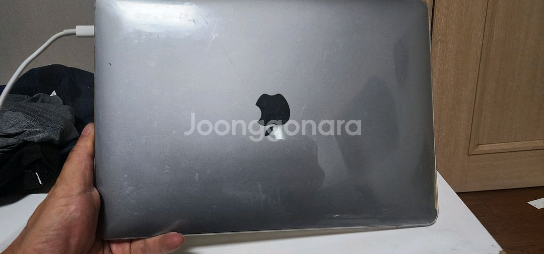 MacBook Pro 13-inch--0