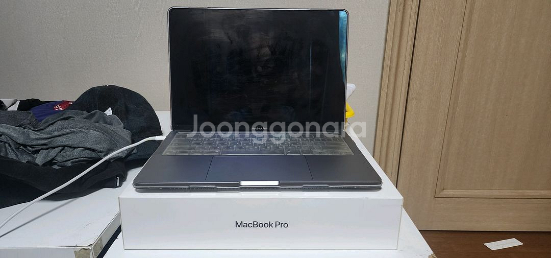 MacBook Pro 13-inch--2