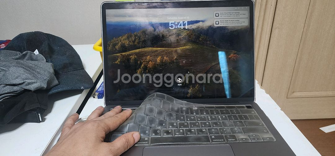 MacBook Pro 13-inch--5