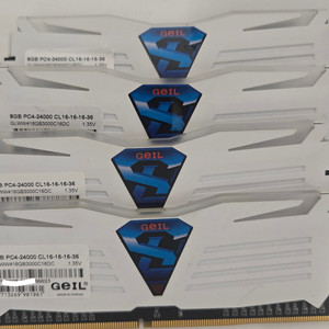GeiL DDR4 8G xmp3000 화이트LED 4개