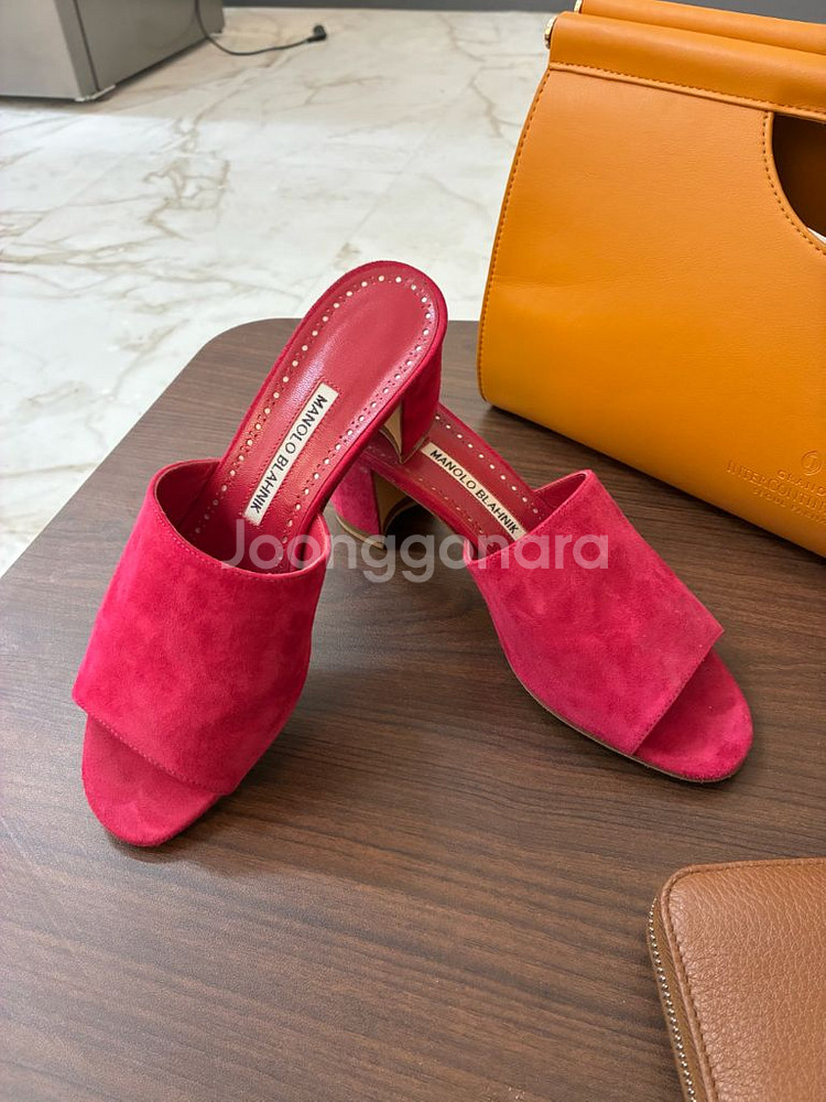 마닐로블라닉 스웨이드 뮬--0