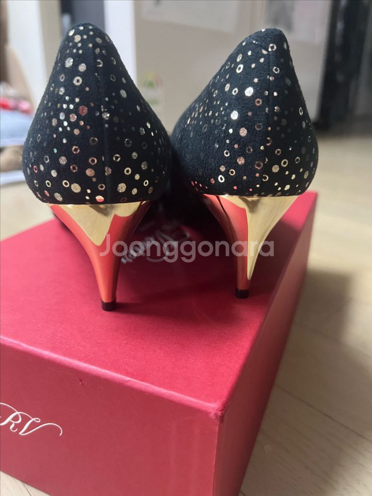 로저비비에 38사이즈 펌프스 힐 새상품--1