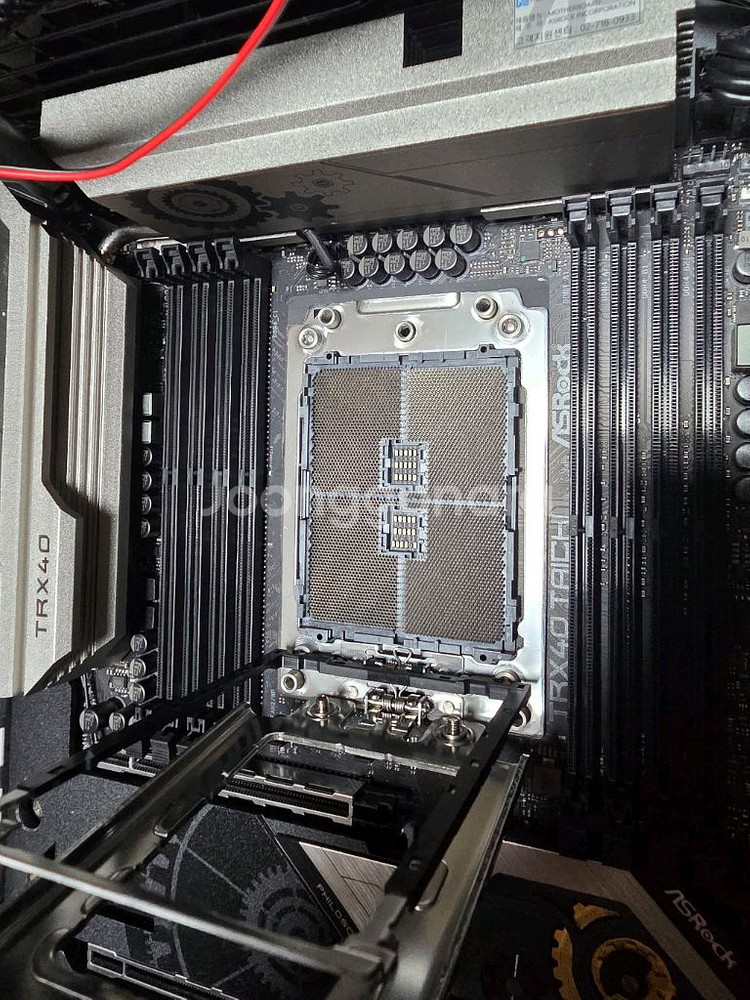 ASROCK TRX40 Taichi 메인보드--1