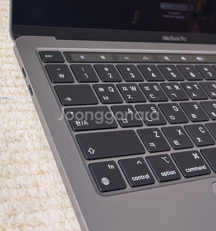 맥북 프로 13 (2022년) 24GB, 2TB--8